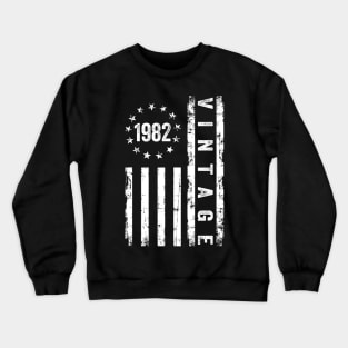 42 Years Old Gifts Vintage 1982 American Flag 42nd Birthday Crewneck Sweatshirt